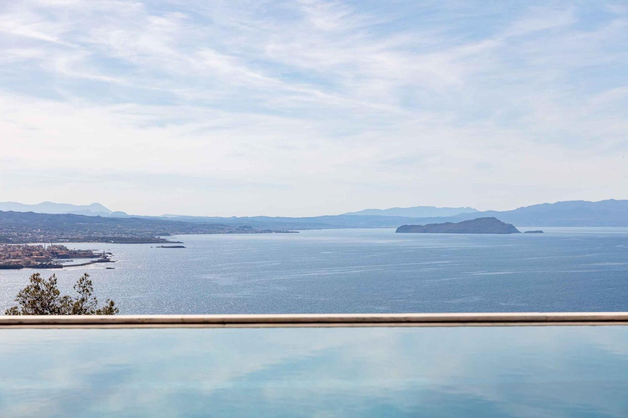 Omnia Luxury Villas - "Heated" Pools & Breathtaking Seaviews! Chania  Rum bild